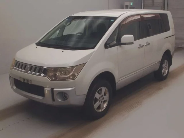 Mitsubishi DELICA D5