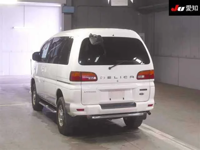 Mitsubishi DELICA