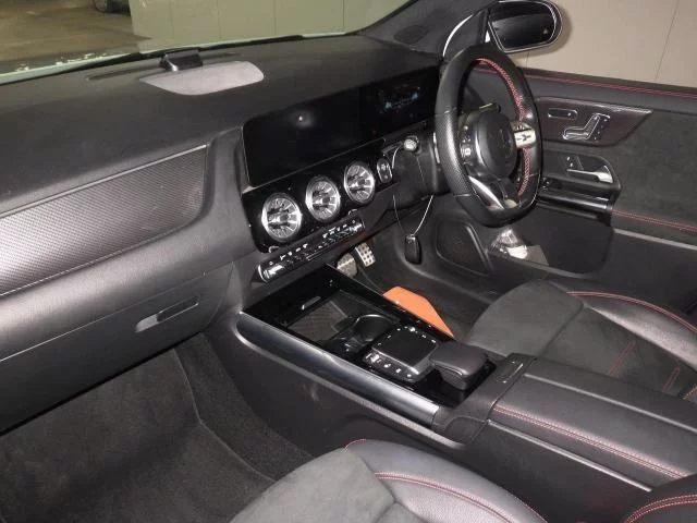 Mercedes-Benz GLA CLASS