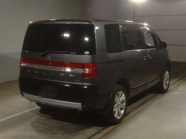 Mitsubishi DELICA D5