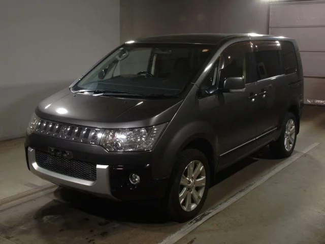 Mitsubishi DELICA D5