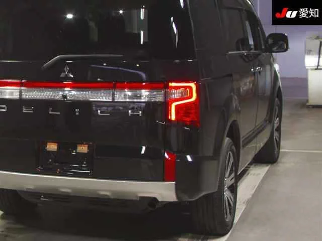 Mitsubishi DELICA D5