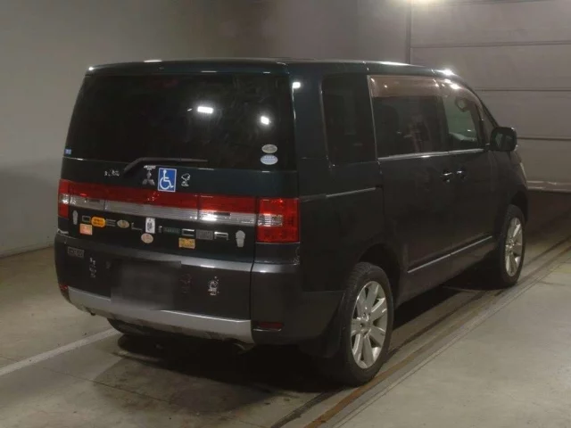Mitsubishi DELICA D5