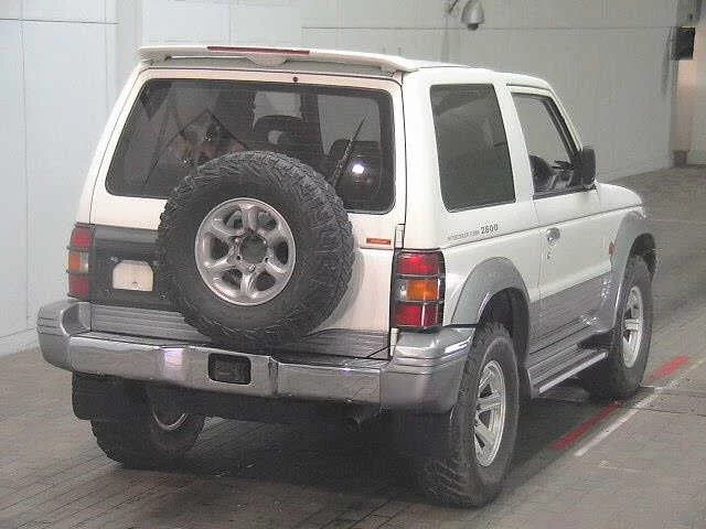 Mitsubishi PAJERO