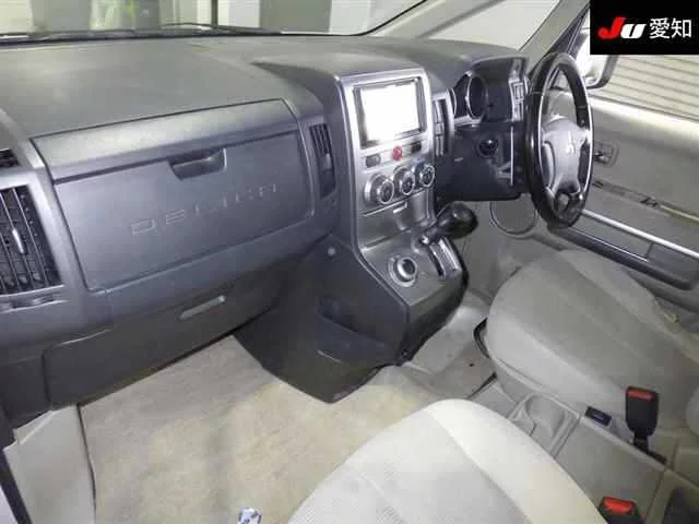 Mitsubishi DELICA D5