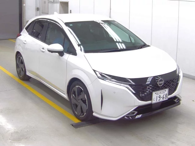 Nissan AURA