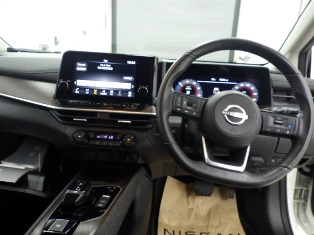 Nissan AURA