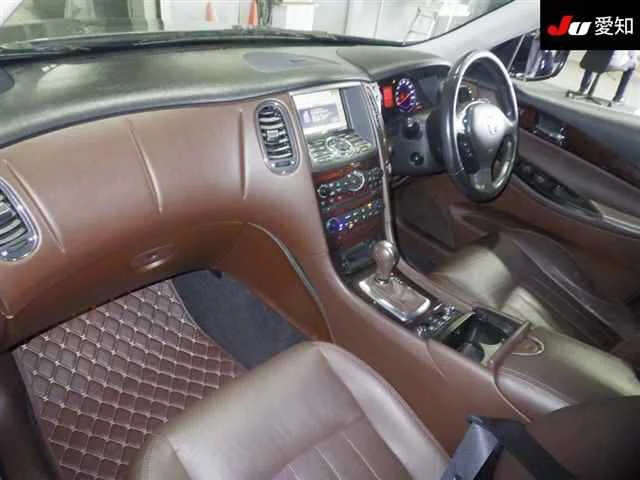 Nissan SKYLINE CROSSOVER
