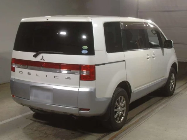 Mitsubishi DELICA D5
