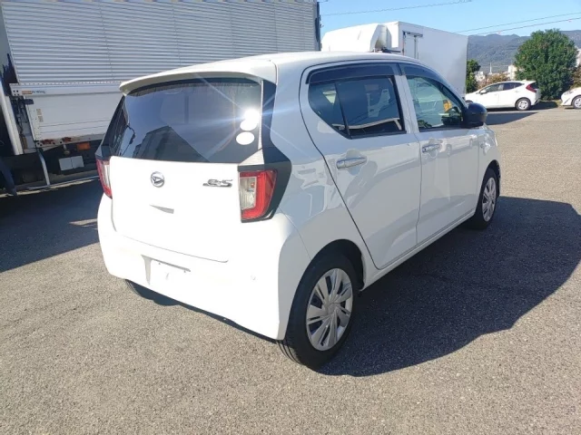 Daihatsu MIRA E S
