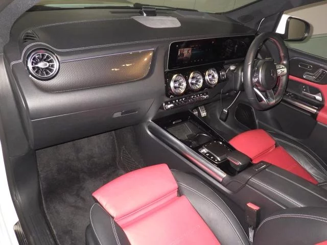Mercedes-Benz B CLASS