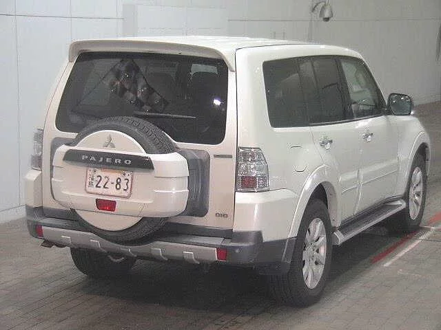 Mitsubishi PAJERO