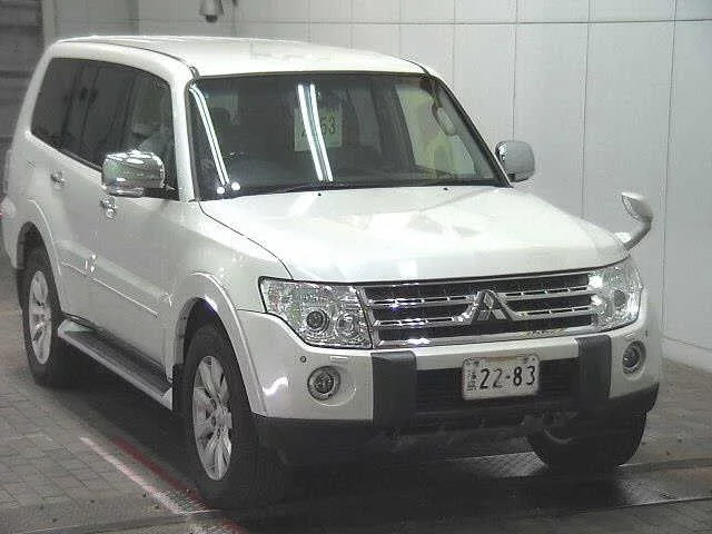 Mitsubishi PAJERO
