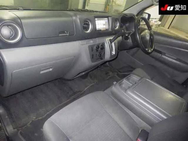 Nissan CARAVAN VAN