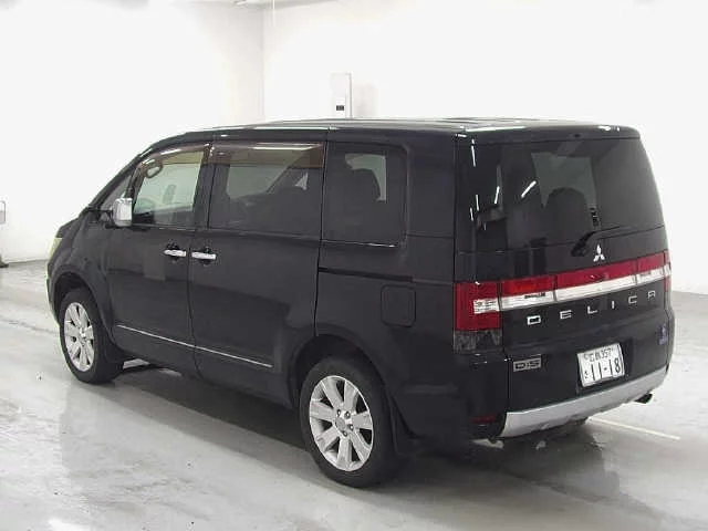 Mitsubishi DELICA D5