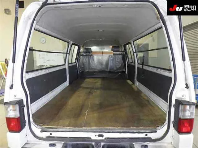 Mazda BONGO BRAWNY VAN
