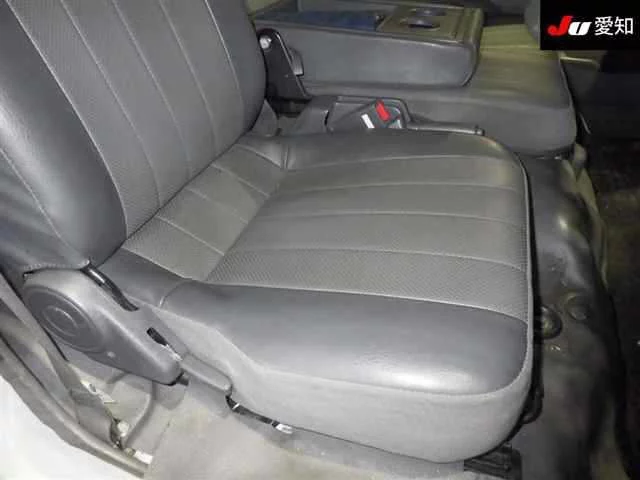 Mazda BONGO BRAWNY VAN
