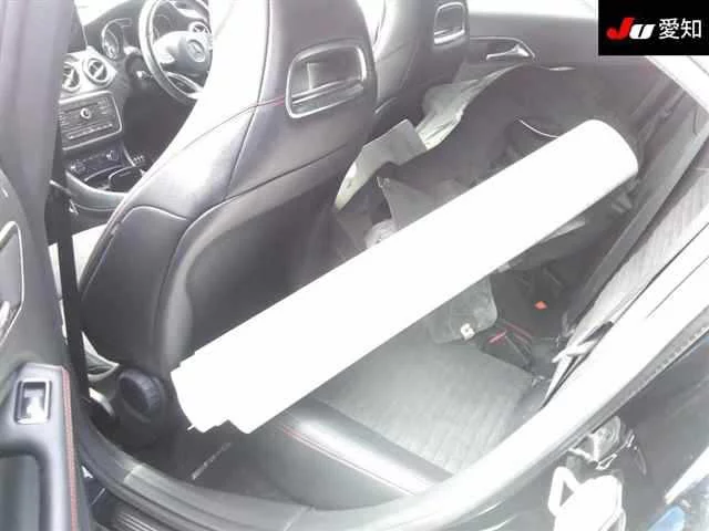 Mercedes-Benz CLA CLASS