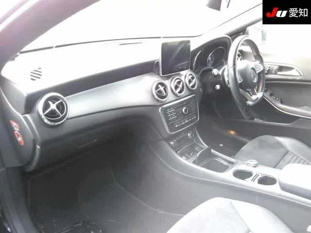 Mercedes-Benz CLA CLASS