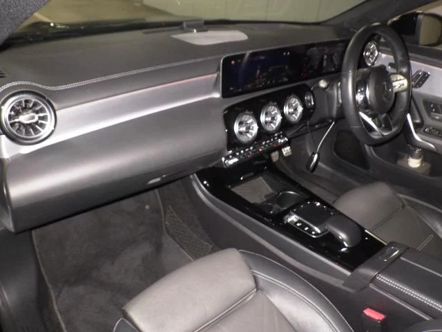 Mercedes-Benz CLA CLASS