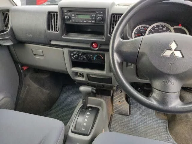 Mitsubishi MINICAB TRUCK