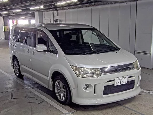 Mitsubishi DELICA D5