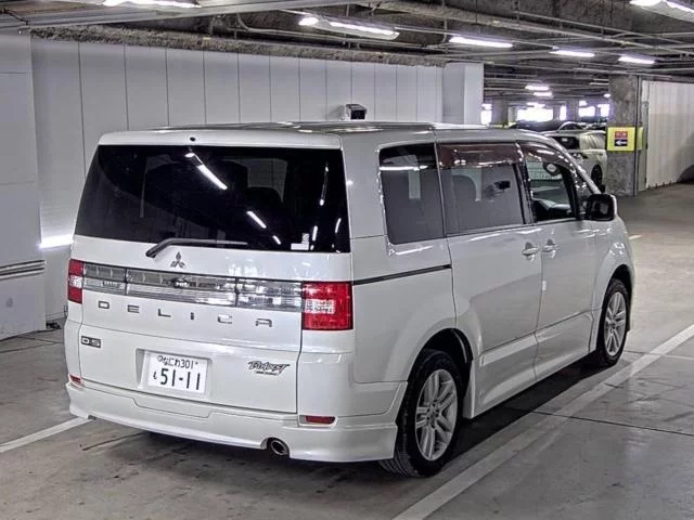 Mitsubishi DELICA D5