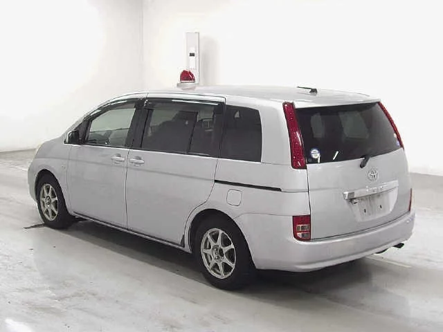 Toyota ISIS