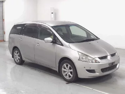 Mitsubishi GRANDIS