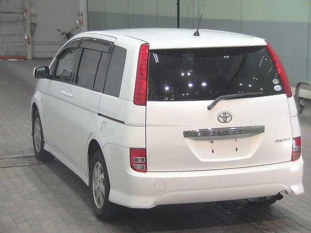 Toyota ISIS