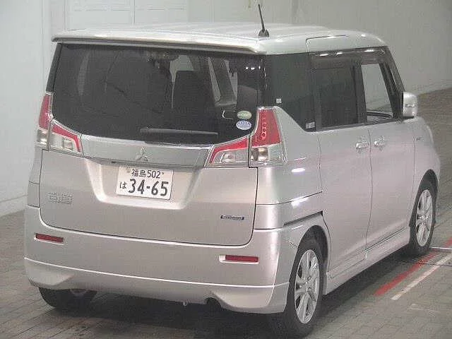 Mitsubishi DELICA D2