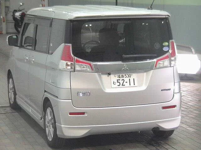 Mitsubishi DELICA D2