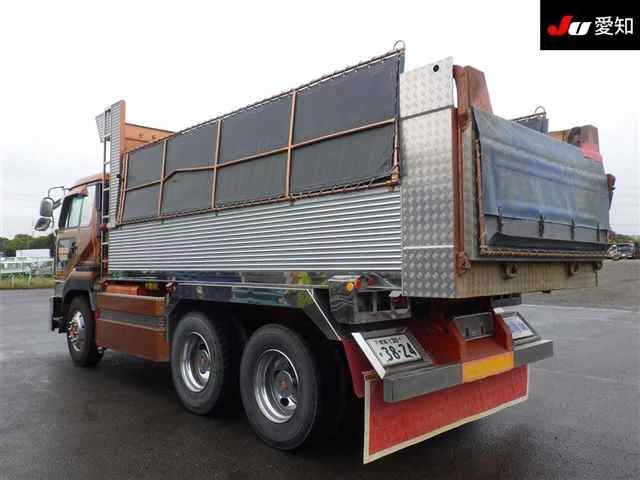 Nissan TRUCK