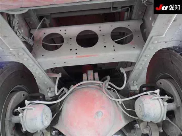 Nissan TRUCK