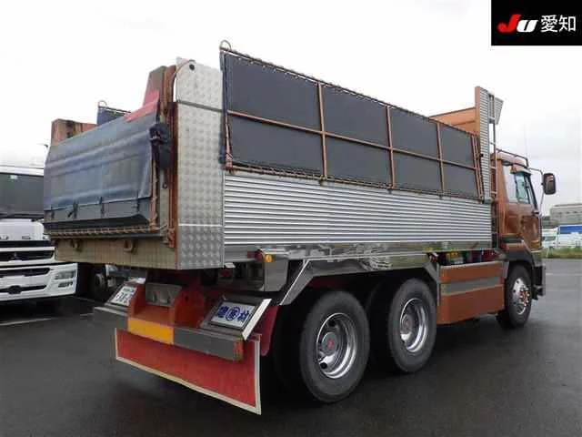 Nissan TRUCK