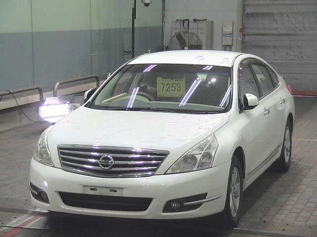 Nissan TEANA