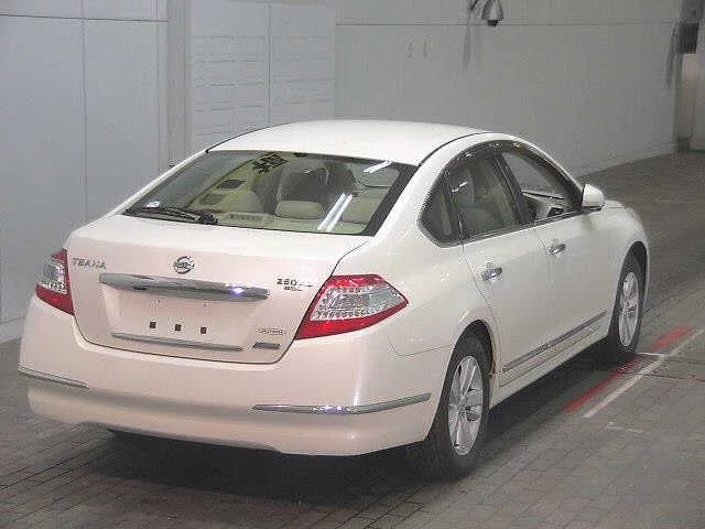 Nissan TEANA