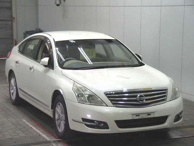Nissan TEANA