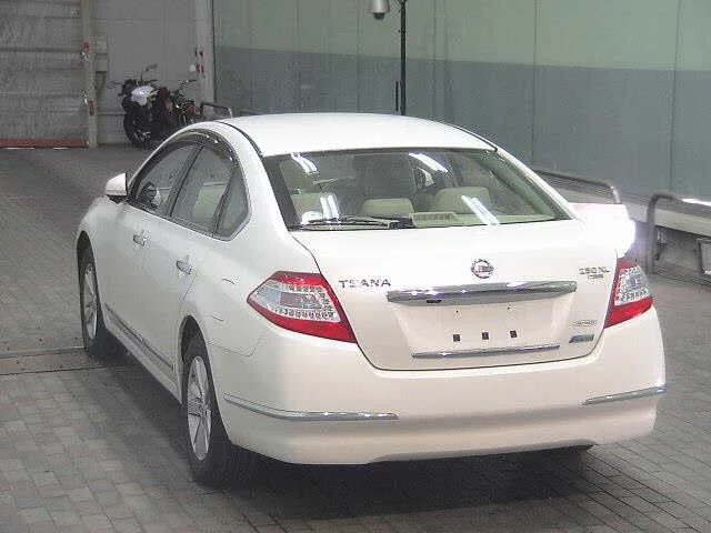 Nissan TEANA