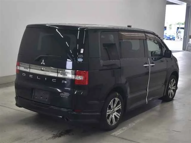 Mitsubishi DELICA D5
