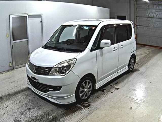 Mitsubishi DELICA D2