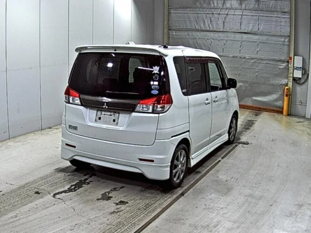 Mitsubishi DELICA D2