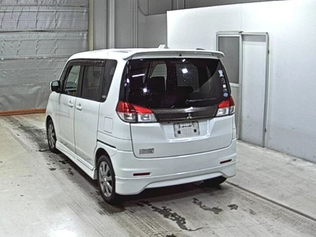 Mitsubishi DELICA D2