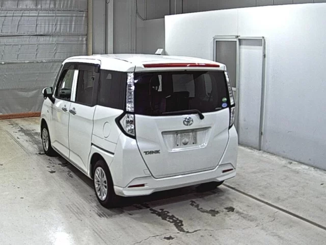 Toyota TANK