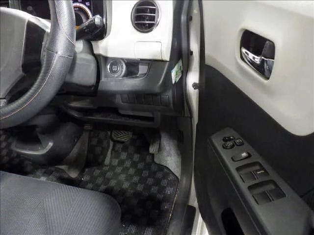 Suzuki MRWAGON