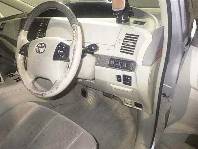 Toyota ESTIMA HYBRID