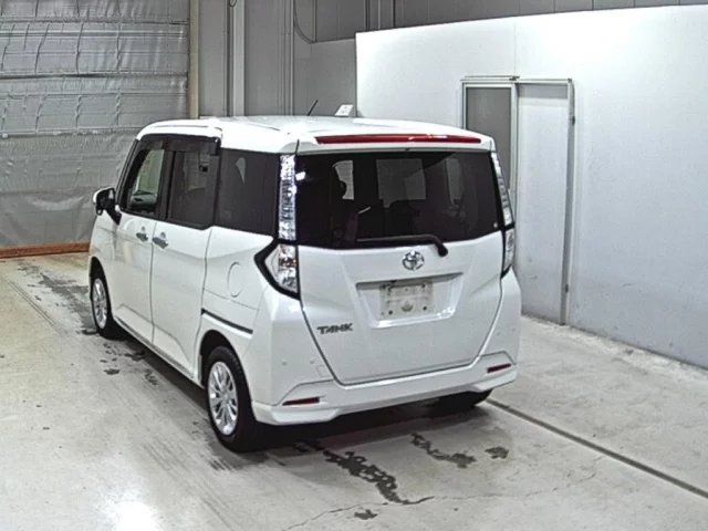Toyota TANK