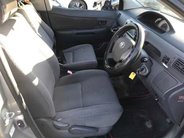 Toyota RAUM