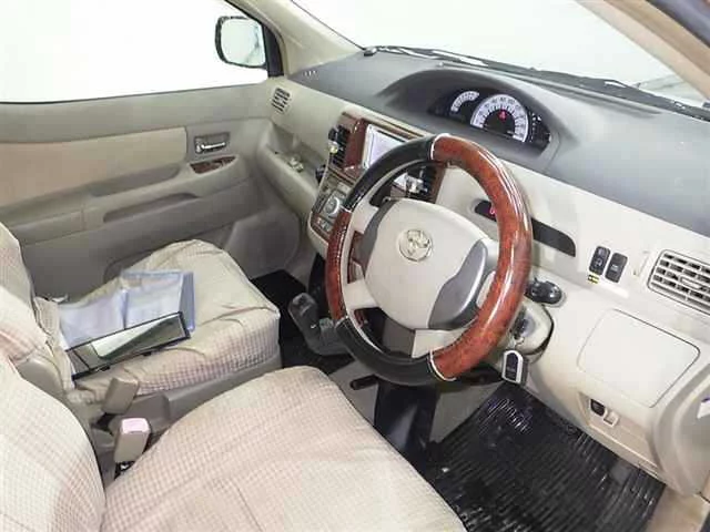 Toyota RAUM