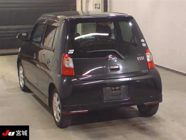 Daihatsu Esse